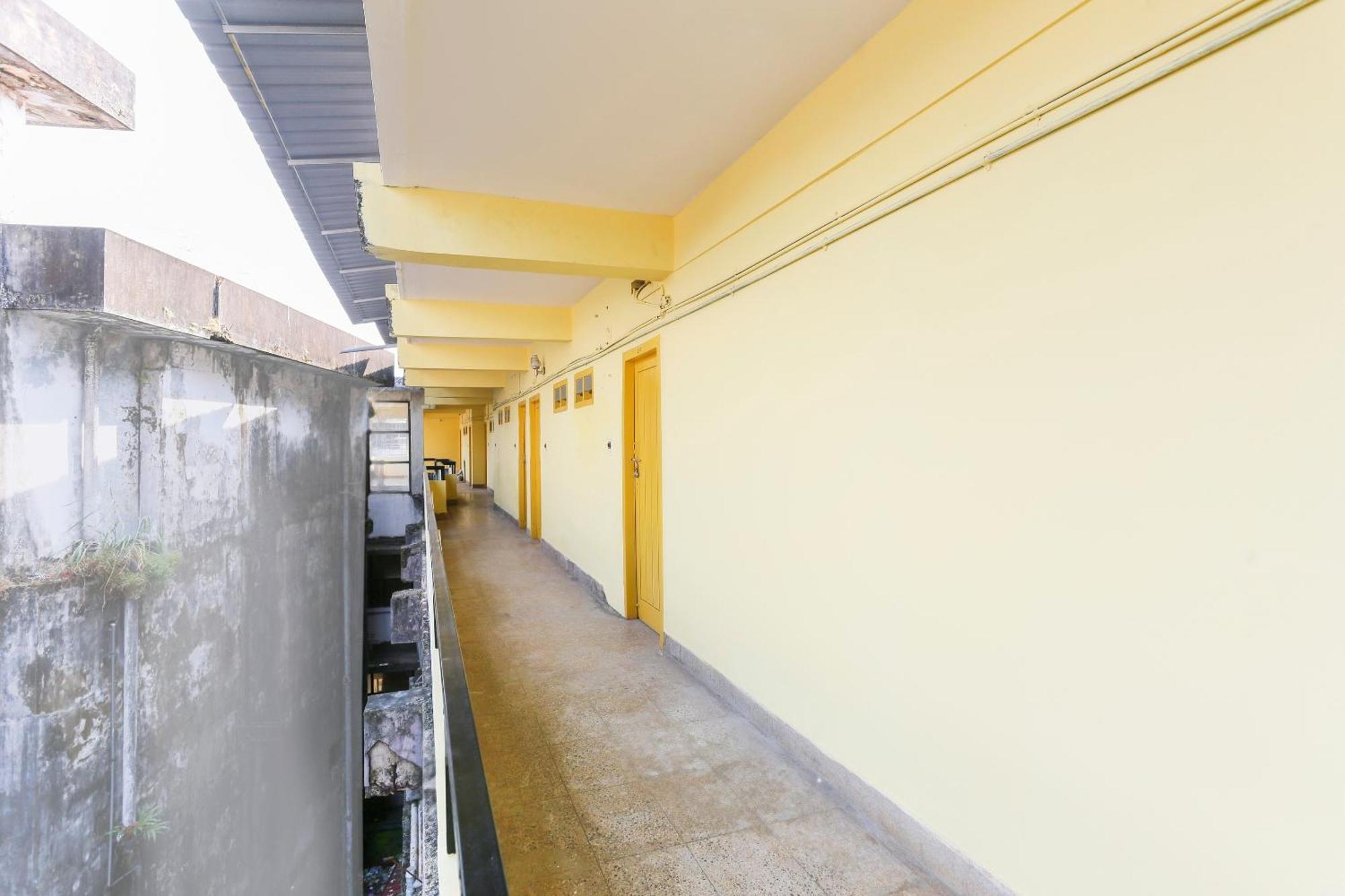 Oyo Hotel 65523 Tkt Tourist Home Канур Екстериор снимка